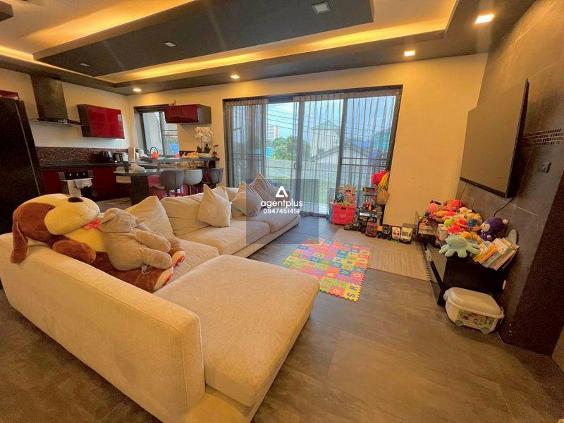 *ขายบ้านพูลวิลล่าหรู สไตล์โมเดิร์น ใกล้ตลาดเทพประสิทธิ์