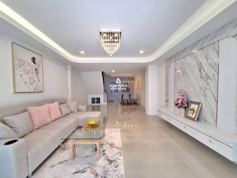 บ้านสวย ราคาดี ทำเลใกล้ตลาดน้ำ 4 ภาค พัทยา