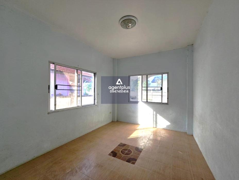 บ้านเดี่ยวชั้นเดียว โครงการเอส ที แลนด์แอนด์เฮาส์ ชลบุรี อยู่ในแหล่งชุมชน การเดินทางสะดวก ซอยสุขสมบูรณ์ 5/5 ถนนสุขสมบูรณ์