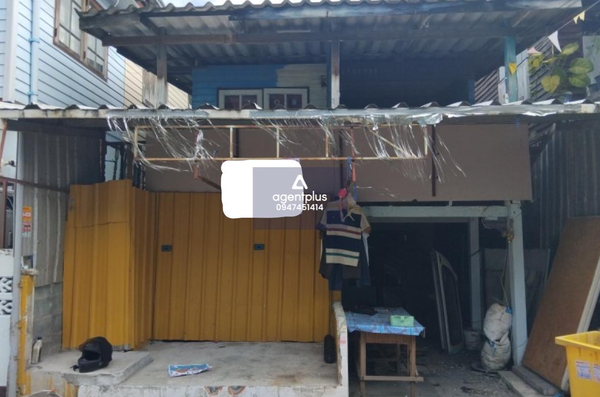 ขายบ้านพักอาศัยครึ่งตึกครึ่งไม้ โครงการการเคหะแห่งชาติชุมชนอ่อนนุช 40 ถนนซอยกาญจนาภิเษก 39 ใกล้สิ่งอำนวยความสะดวกมากมาย