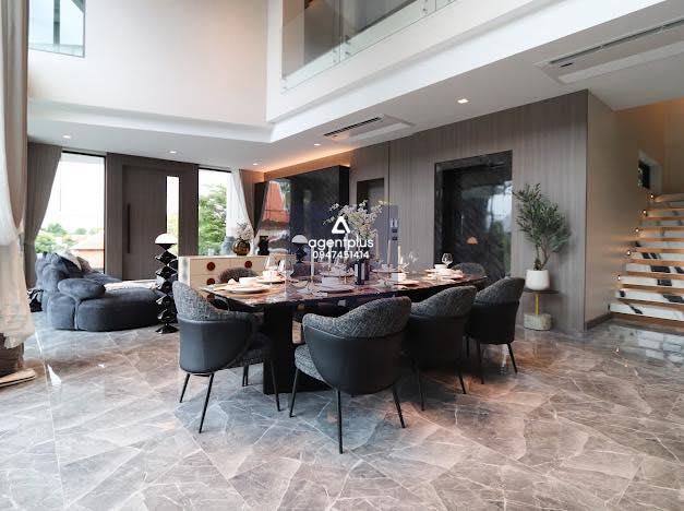 *ขายพูลวิลล่าหรู 3 ชั้น บนถนนทัพพระยา ใกล้ Walking Street พัทยา