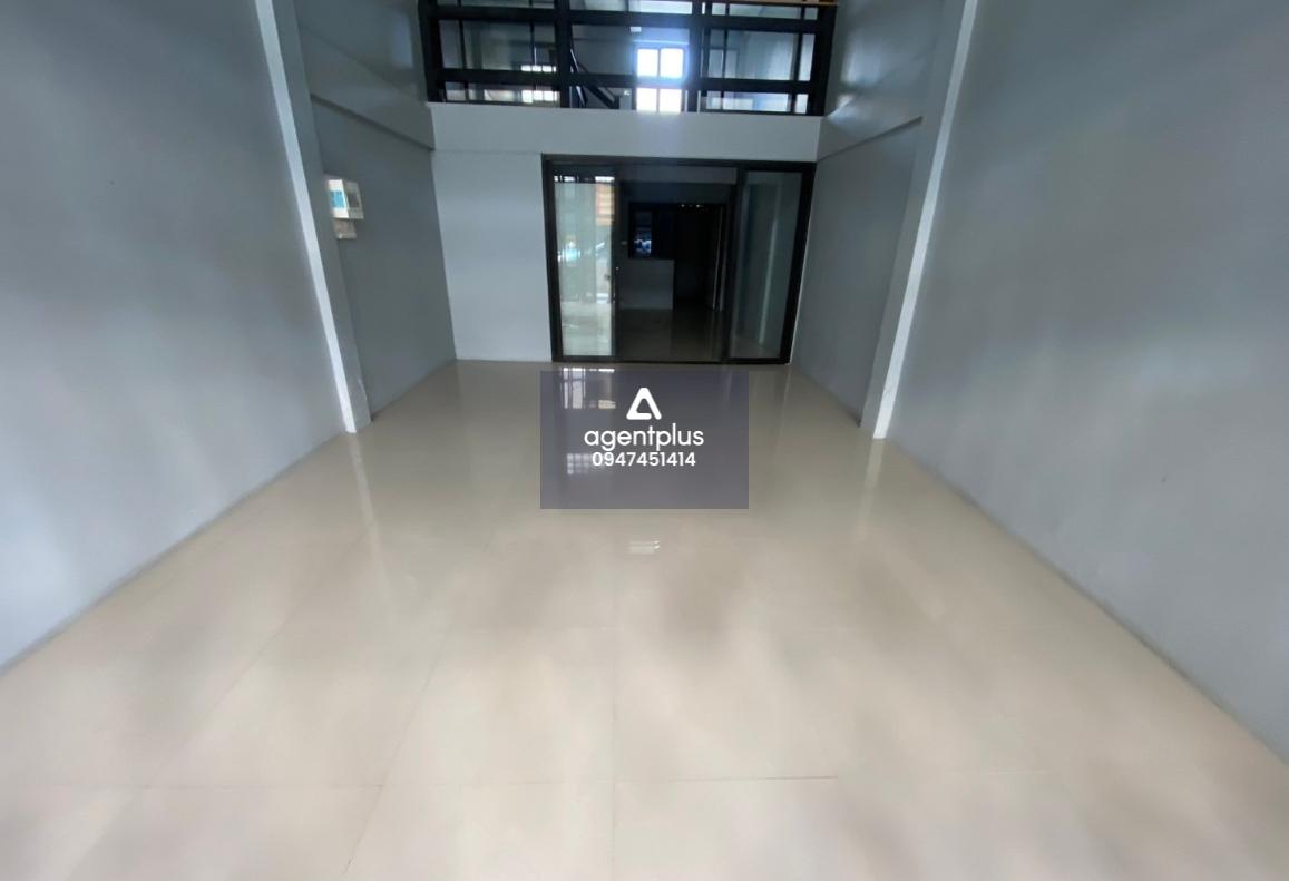 อาคารพาณิชย์ 2.5 ชั้น ทำเลดีใจกลางเมืองขอนแก่น เดินทางสะดวก เหมาะสำหรับอยู่อาศัยหรือประกอบธุรกิจ ปรับปรุงแล้ว พร้อมเข้าอยู่