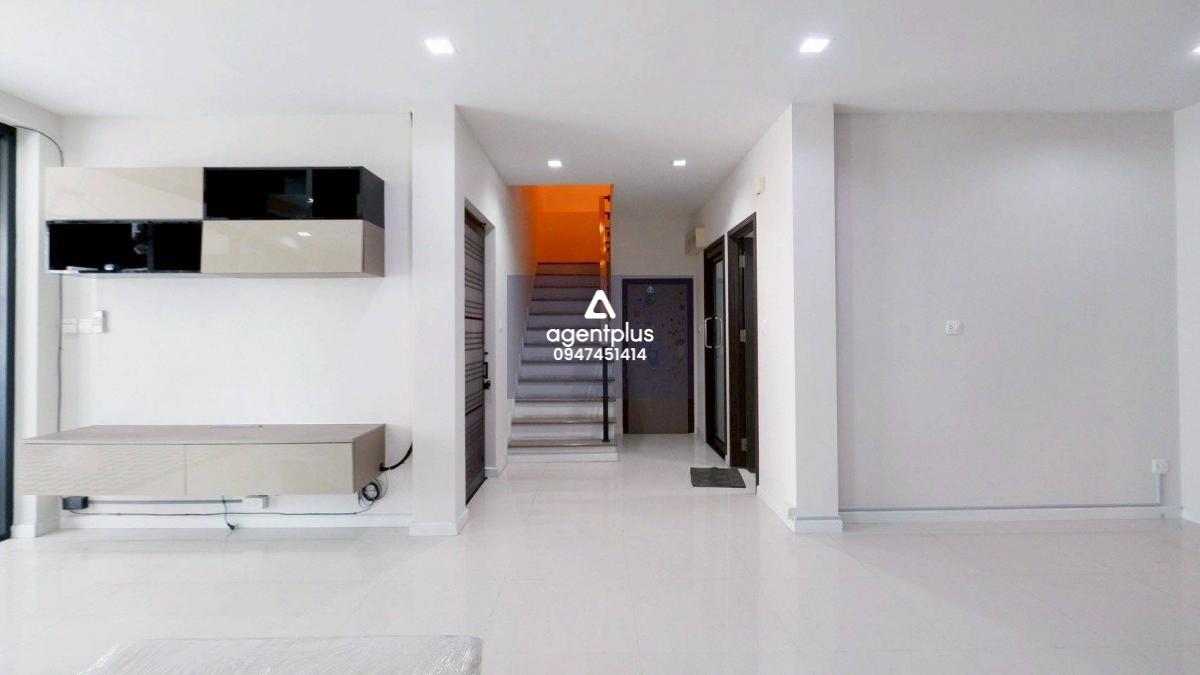 ขายบ้านแฝดพร้อมผู้เช่า ชีวารมย์ รังสิต-ดอนเมือง กรุงเทพฯ รีโนเวทใหม่