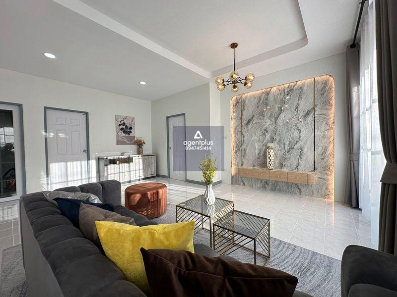 *บ้านเดี่ยวซอยเขาตาโล#พร้อมเฟอร์ครบบิวอิน หมู่บ้านเอกมงคลวิลเลจ ราคา 4,500,000 บาท  2ห้องนอน 2 ห้องน้ำ เนื้อที่ 51ตารางวา ค่าโอนค่าภาษี 50:50