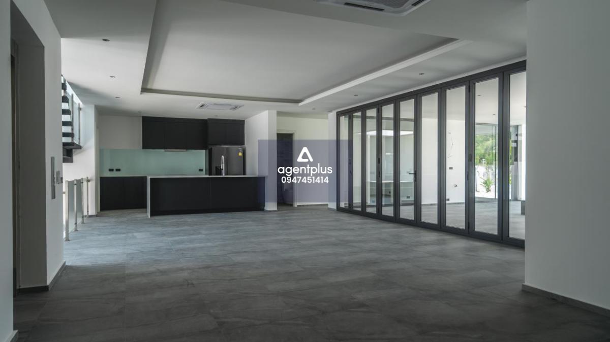 วิลล่าสุดหรู สุดทันสมัย เงียบสงบสำหรับการพักผ่อน  บนที่ดินขนาด ขนาด 2 ไร่ พิกัด ห้วยใหญ่ พัทยา