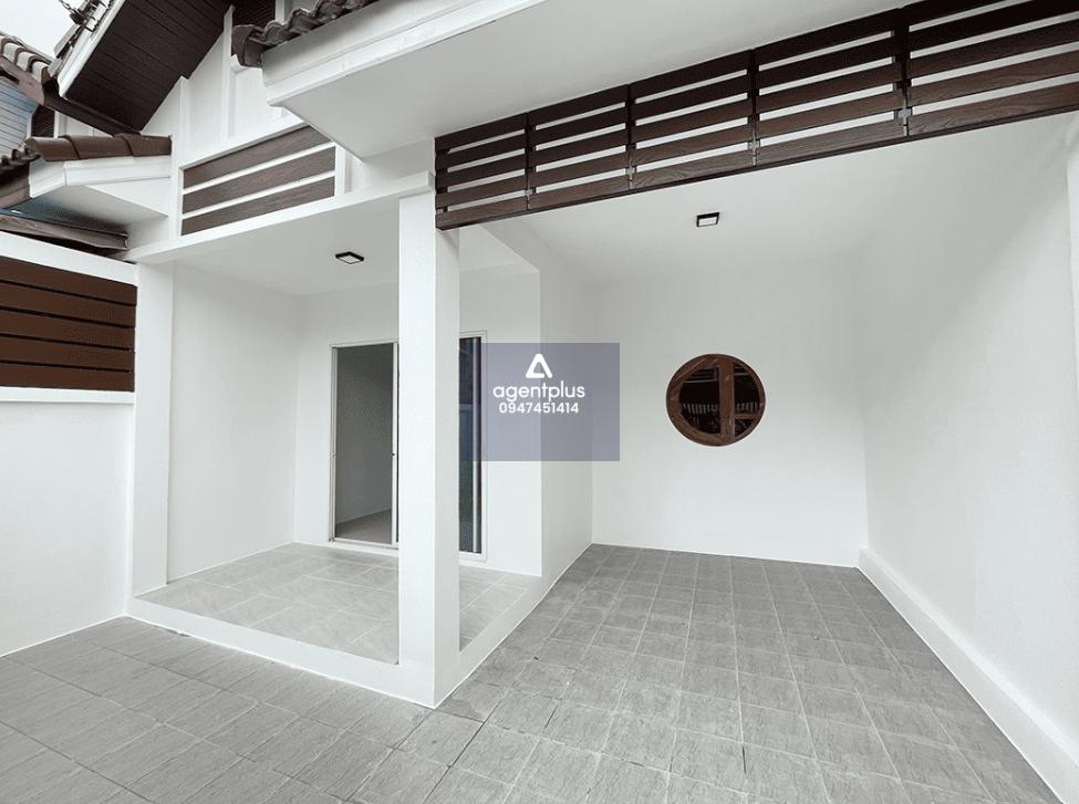 ทาวน์เฮ้าส์ชั้นเดียว ทำเลดีในแหล่งชุมชน ใกล้ถนนสายหลัก ทล.36 สาธารณูปโภคพื้นฐานครบ การคมนาคมสะดวก โครงการร่มเย็น