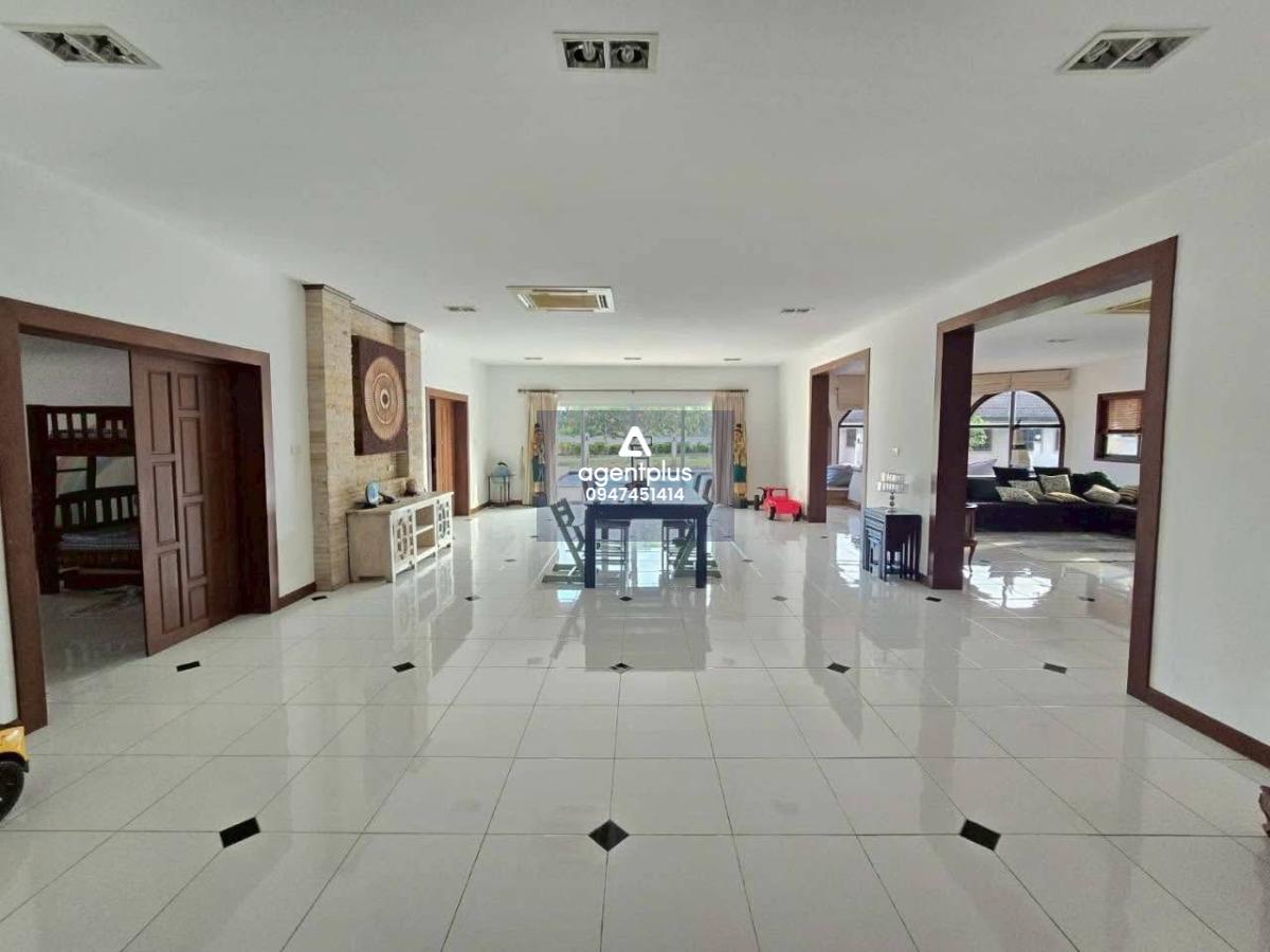 *ขายและเช่า พูลวิลล่าใกล้โรงเรียนนานาชาติ ชลบุรี