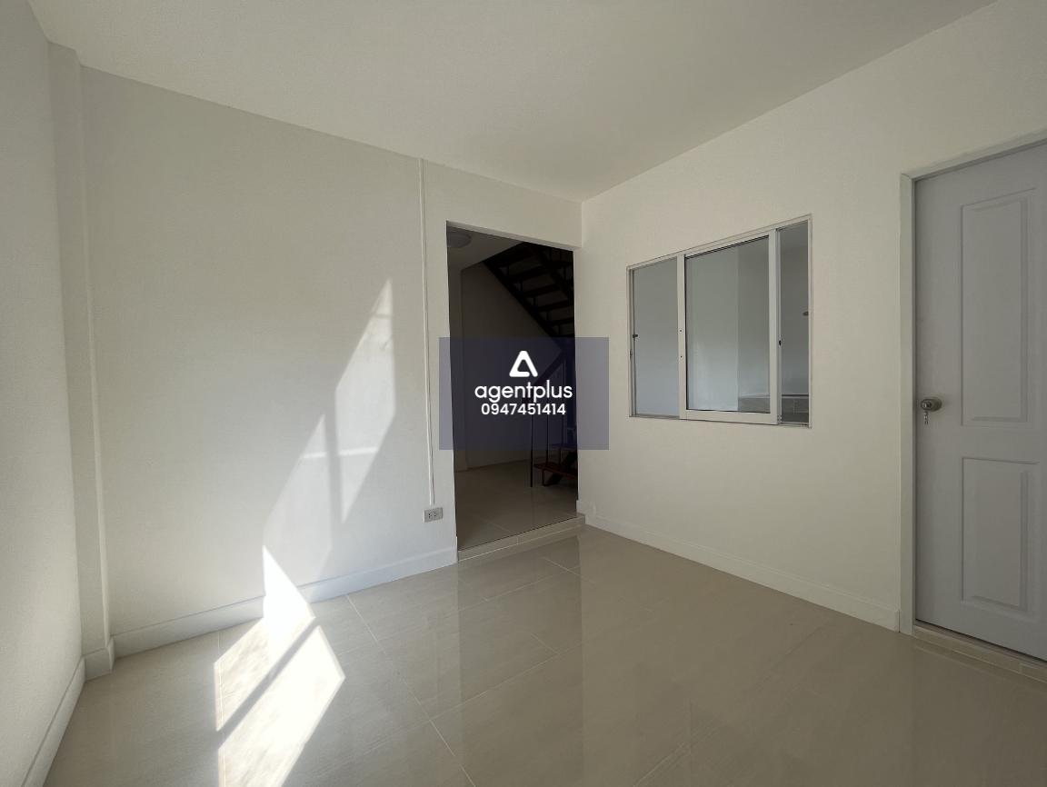 ขายด่วนบ้านเดี่ยว โครงการแดนทองวิลเลจ วัชรพล ปรับปรุงใหม่ พร้อมสาธารณูปโภคครบครัน เหมาะสำหรับครอบครัวที่มองหาความสะดวกสบายในการอยู่อาศัย