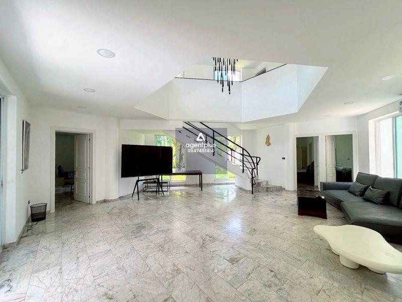 *พูลวิลล่าหรู 8 ห้องนอน พร้อมสวนขนาดใหญ่ หนองปลาไหล ชลบุรี