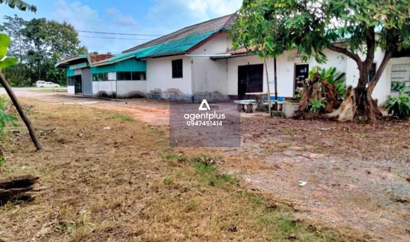 *ขาย ที่ดินพร้อมสิ่งปลูกสร้าง ติดถนนมะลิวัลย์ 