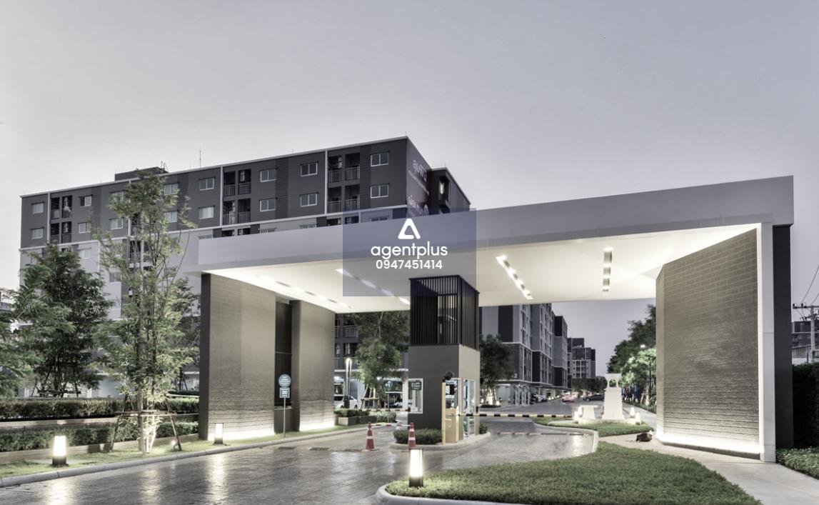 ขายด่วนคอนโด ลุมพินี คอนโดทาวน์ เอกชัย 48 คอนโดพร้อมอยู่ ใกล้ชุมชน เดินทางสะดวก เข้าออกได้หลายเส้นทาง เหมาะสำหรับพักอาศัยหรือปล่อยเช่า