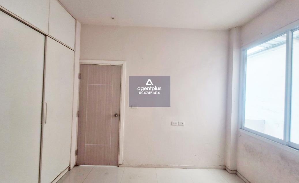 โครงการพีนัท ปลวกแดง ทาวน์เฮ้าส์ชั้นเดียว ทำเลดี ถ.บ้านวังตาผิน 2 แยกจากถนนปลวกแดง-ระยอง (ทล.3191) ทรัพย์อยู่ห่างจากถนนปลวกแดง-ระยอง (ทล.3191) ประมาณ 1 กิโลเมตร