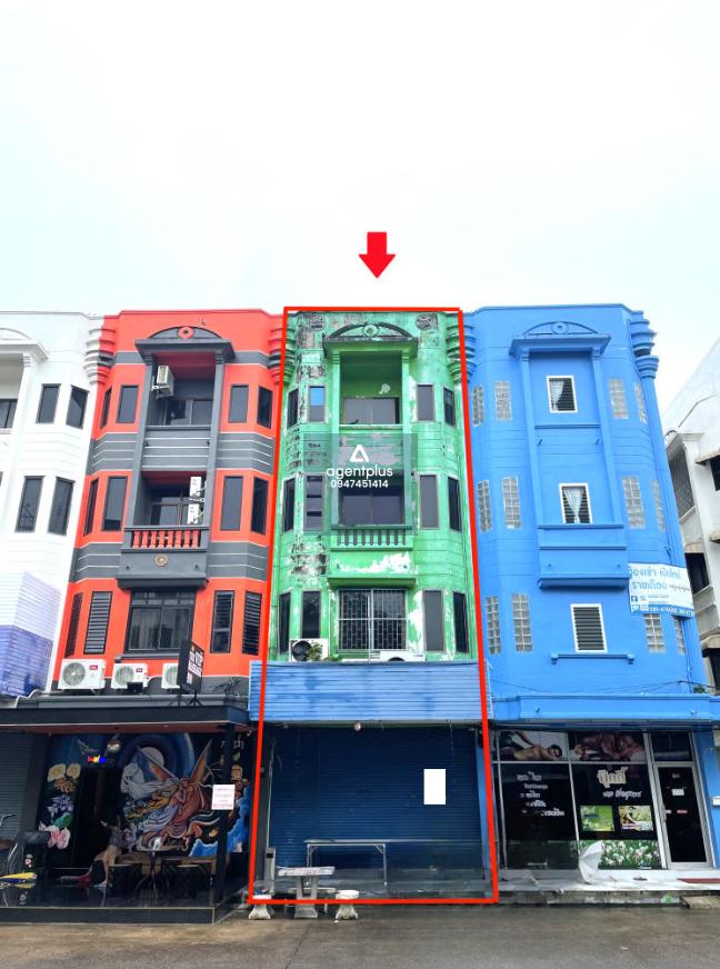 อาคารพาณิชย์ 4 ชั้น ทำเลดี ใจกลางเมืองภูเก็ต ภายในย่านสถานบันเทิง โครงการติดถนนสายหลัก เดินทางเข้า-ออกสะดวก เหมาะสำหรับประกอบธุรกิจหรือการลงทุนปล่อยเช่า โครงการพูนผล ไนท์พลาซ่า ภูเก็ต