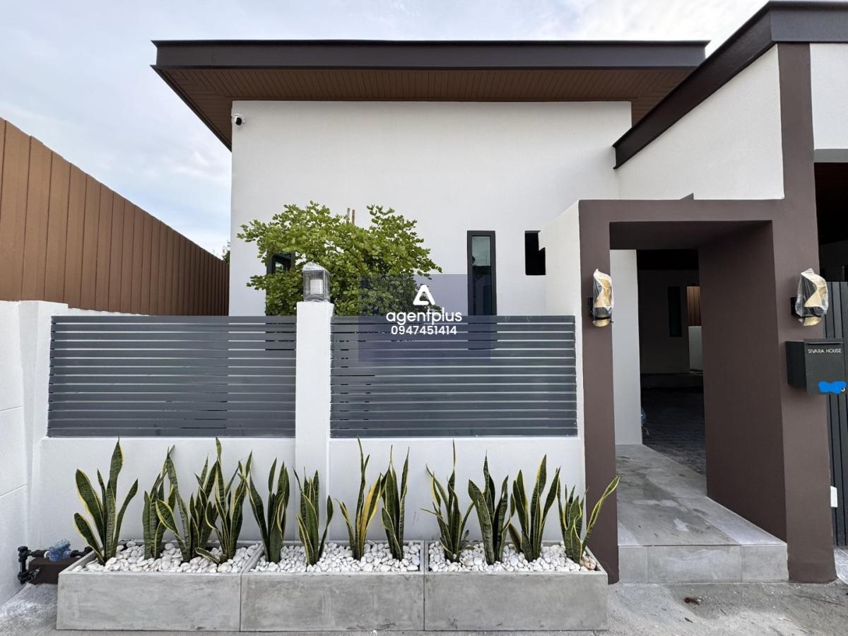 ขายบ้านเดี่ยวพูลวิลล่า สไตล์โมเดิร์น ทำเลทองใจกลางเมืองพัทยากลาง