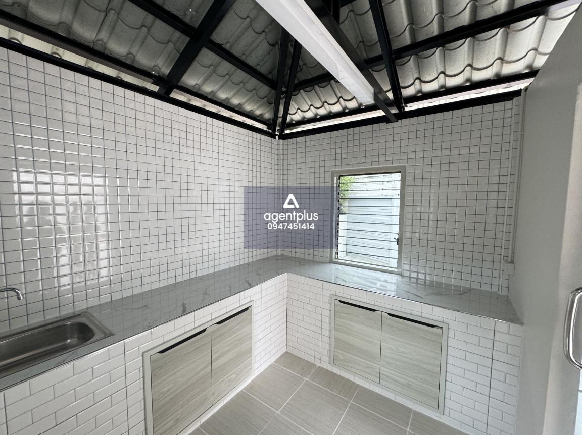 ขายบ้านเดี่ยว 2 ชั้น ทำเลดี พร้อมเข้าอยู่ ใกล้เมือง เดินทางสะดวก บ้านขนาดพอดีสำหรับครอบครัว ขนาดกะทัดรัด แต่ครบทุกฟังก์ชัน