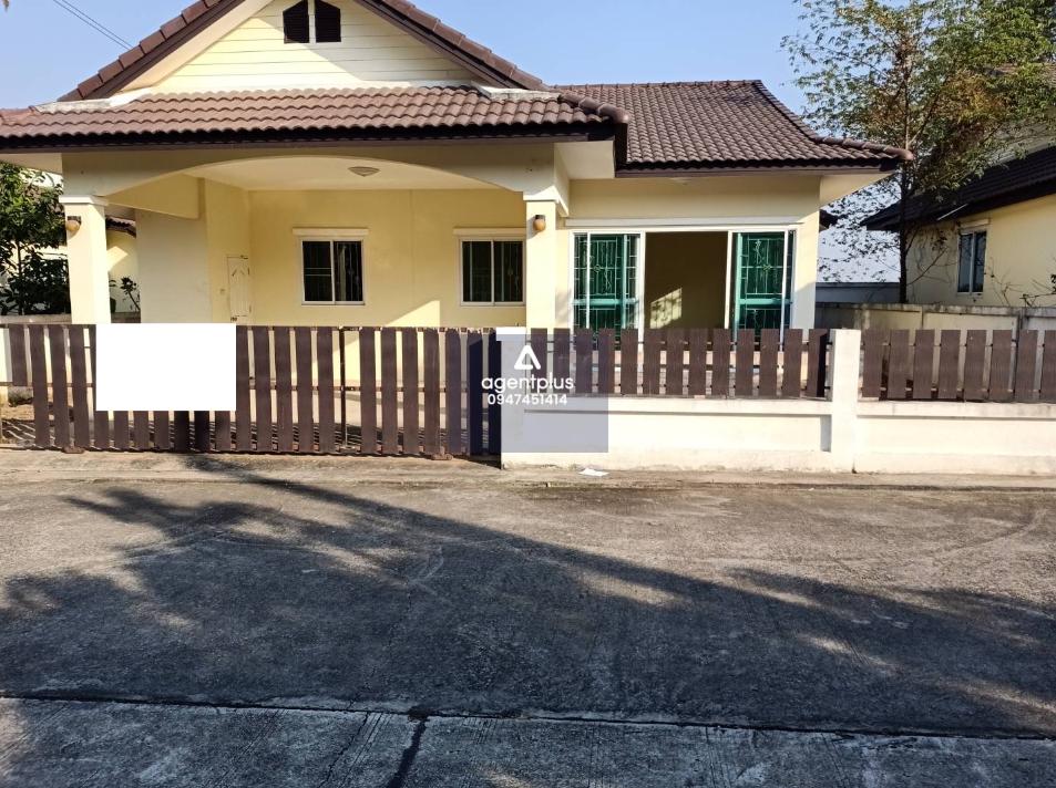 บ้านเดี่ยวชั้นเดียว บ้านนิภารมย์ ระยอง โครงการอยู่ใกล้ถนนสายหลัก (ทล.36) เดินทางเข้า-ออกสะดวก ตั้งอยู่ในแหล่งชุมชน