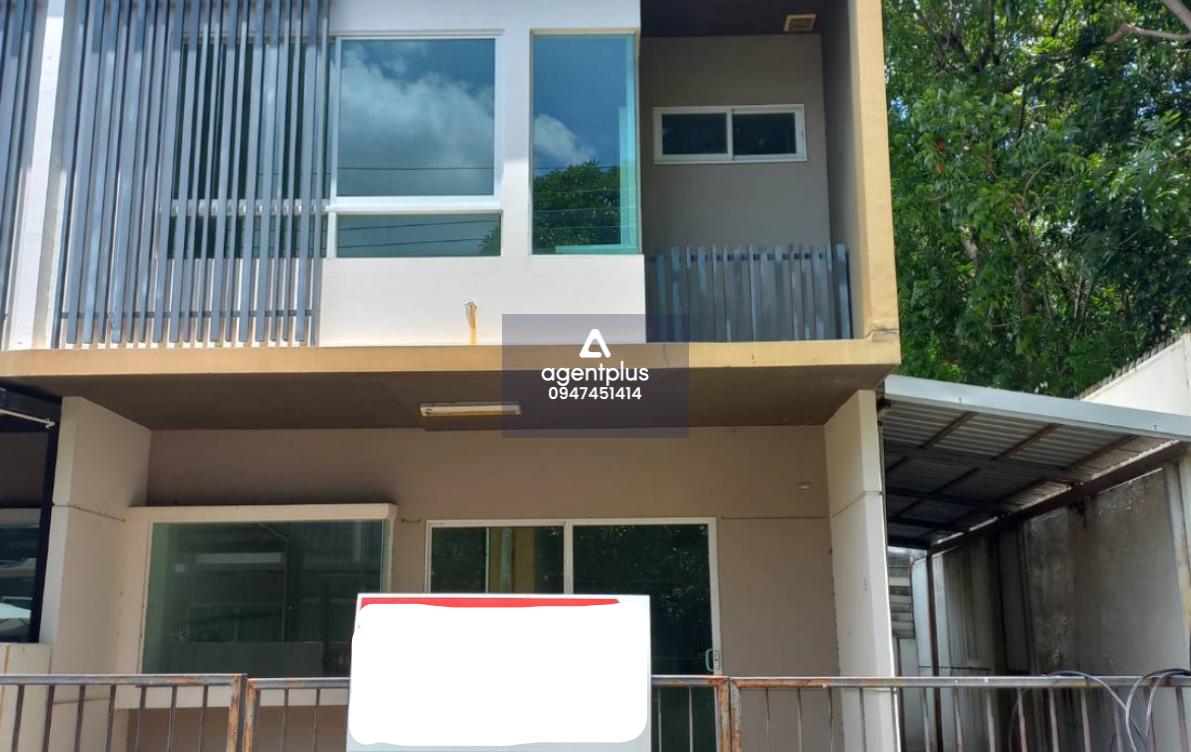 ขายด่วนทาวน์เฮ้าส์เปล่า 2 ชั้น โครงการ Indy ศรีนครินทร์ เหมาะกับการรีโนเวท ถนนศรีนครินทร์ 3 นอน 2 น้ำ ใกล้สิ่งอำนวยความสะดวก