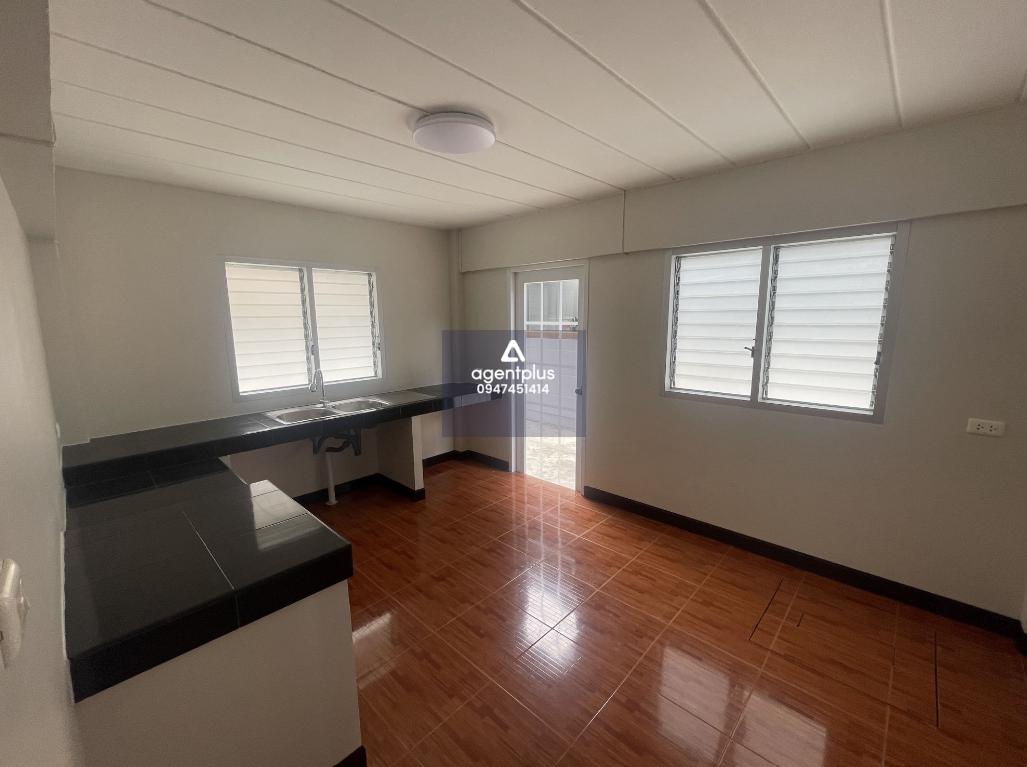 บ้านเดี่ยว โครงการศรีสุวรรณ ชลบุรี ทำเลดี เดินทางเข้า-ออกสะดวก อยู่ใกล้สิ่งอำนวยความสะดวก