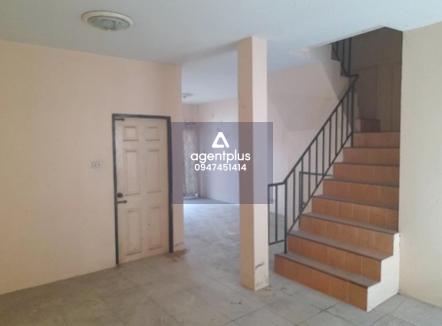 ขายทาวน์เฮ้าส์ ทำเลบ่อวิน ใกล้นิคมฯ โครงการฉัตรทองวิลล่า บ่อวิน  ราคาคุ้มค่า น่าอยู่