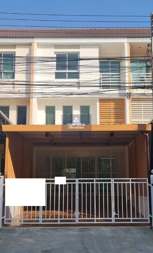 ขายทาวน์เฮ้าส์ 3 ชั้น ทำเลดี ใกล้กับถนนพหลโยธิน และถนนคลองหลวง ประมาณ 200 เมตร กลอรี่เฮ้าส์ 2 คลอง 1 ปรับปรุงใหม่