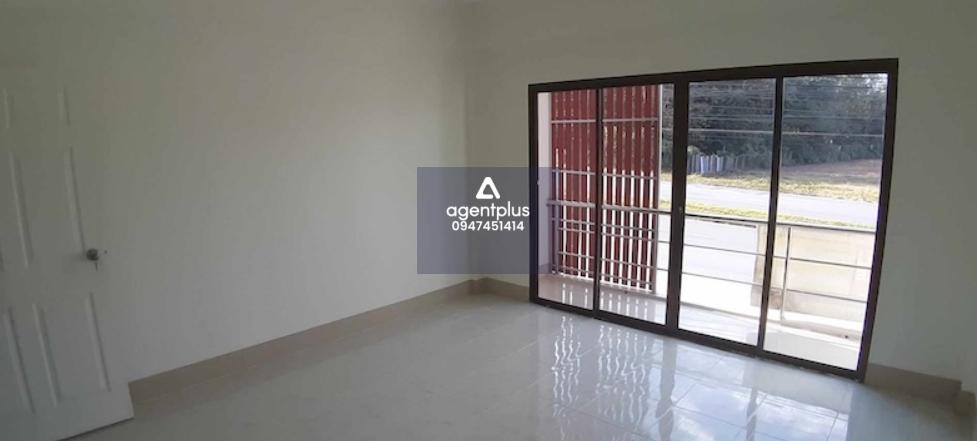 ขายด่วนอาคารพาณิชย์ 3 ชั้น 1 คูหา บ้านสันทราย แม่จัน ทำเลดี ใจกลางแม่จัน – พร้อมเข้าอยู่ คุ้มค่าทุกตารางเมตร!