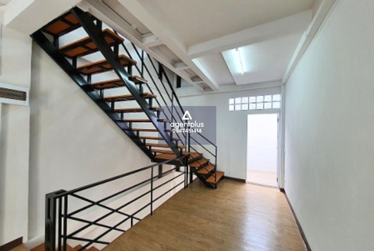 อาคารพาณิชย์ 4 ชั้น ทำเลรัชดา–ท่าพระ เหมาะทำออฟฟิศ เปิดร้าน ค้าขาย หรือปล่อยเช่า ราคาดี พร้อมใช้งาน!