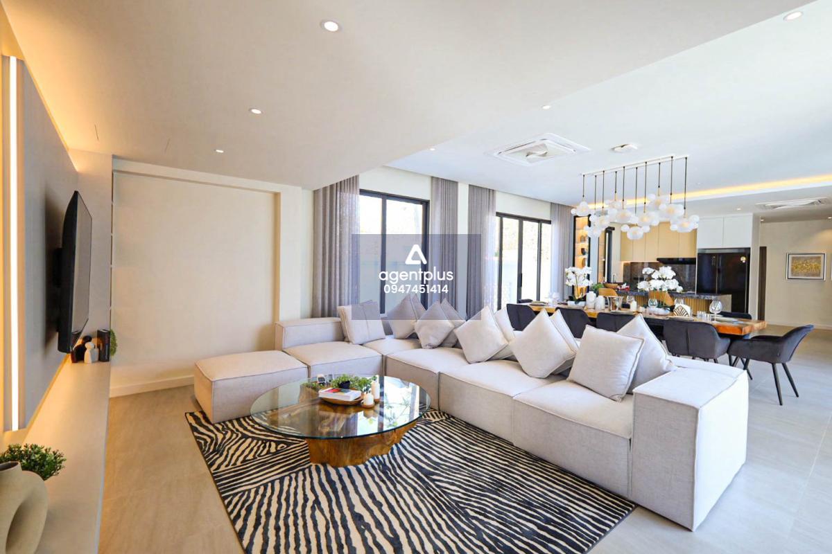 บ้านเดี่ยวหรูสไตล์โมเดิร์นพร้อมสระว่ายน้ำ พร้อมเข้าอยู่ทันที โครงการ พาราไดซ์ วิลเลจ พัทยา