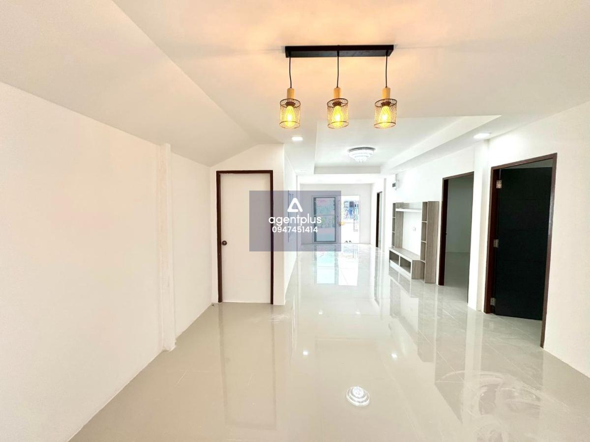 #บ้านเดี่ยว ราคาพิเศษ รีโนเวทใหม่ทั้งหลัง สร้างเต็มเนื้อที่ใช้สอย ซอยเนินพลับหวาน ม.พัทยารุ่งเรืองซอย 15 พัทย