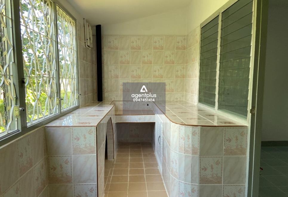 ทาวน์เฮ้าส์ 2 ชั้น ทำเลในแหล่งชุมชน สาธารณูปโภคพื้นฐานครบ การคมนาคมสะดวก สามารถเข้าออกได้หลายเส้นทาง