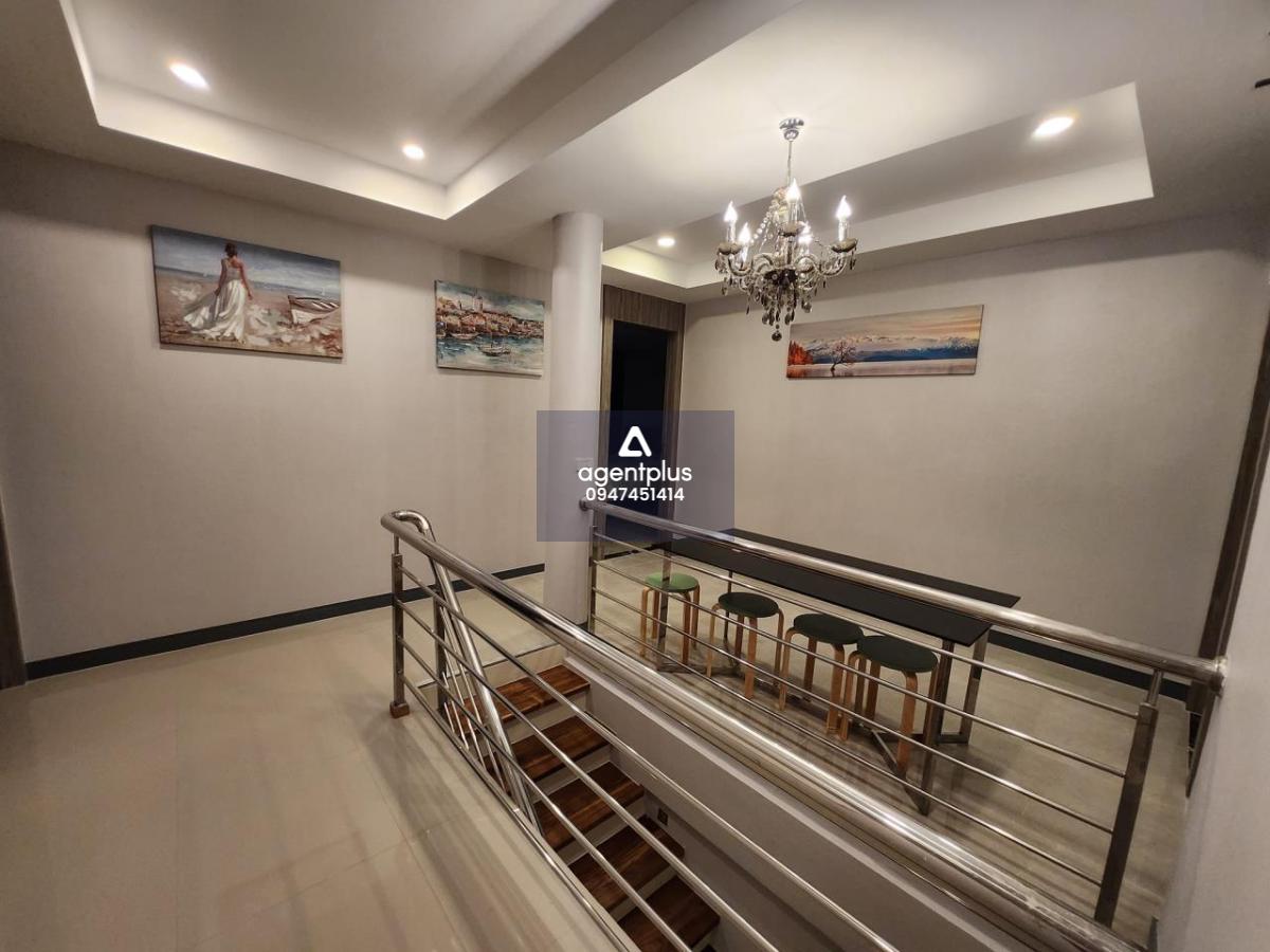 พูลวิลล่า 3 ชั้น 6 ห้องนอน เขาตาโล พัทยา