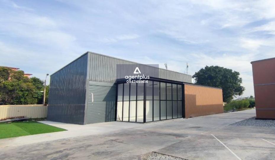 *ให้เช่าโกดังหน้าตาดี เก็บของ เป็นทั้งโชว์รูม ออฟฟิศ ติดถนนบางนาตราด 5