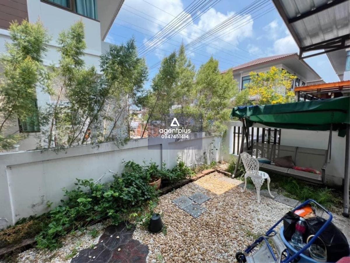 หมู่บ้านโกลเด้นทาวน์วังหิน  ศรีราชา