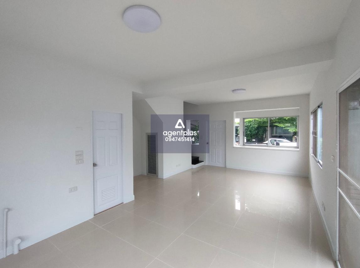 ขายทาวน์เฮ้าส์ 3 ชั้น บ้านใหม่ พระราม 9 – วงแหวน ทำเลดี เดินทางสะดวก ใกล้สิ่งอำนวยความสะดวกครบครัน