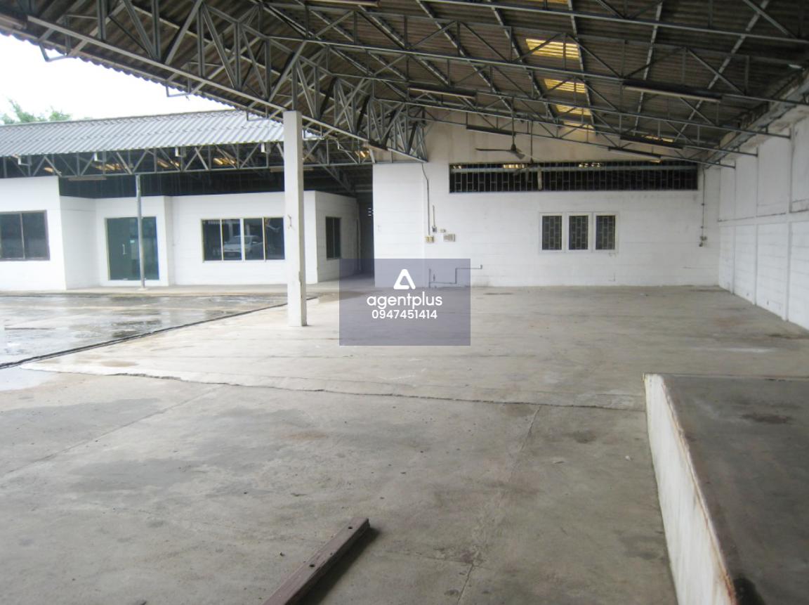 ขายอาคารสำนักงานพร้อมที่ดินเปล่า ทำเลดี ปากเกร็ด นนทบุรี พื้นที่กว้าง พร้อมอาคารใช้งานได้ทันที บรรยากาศเงียบสงบ