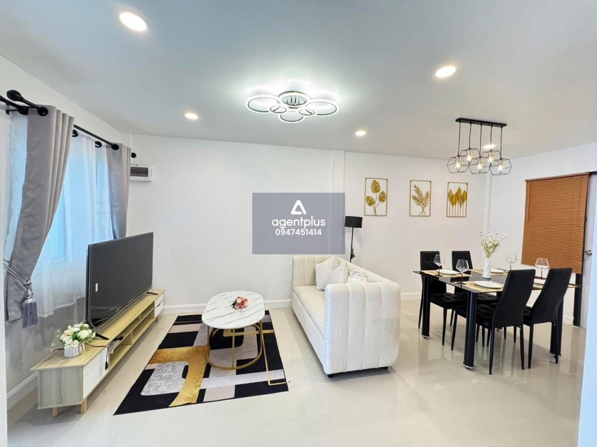 บ้านทาวน์โฮมชั้นเดียว รีโนเวทใหม่ทั้งหลัง พร้อมเข้าอยู่ ทำเลหนองเกตุน้อย เ