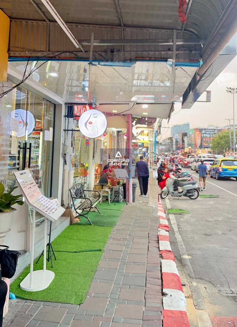 เซ้งอาคารพานิชย์ 3 ชั้น ทำเลติดถนนสาย 2 ใกล้ - walking street พัทยา พร้อมเปิดกิจการทันที!