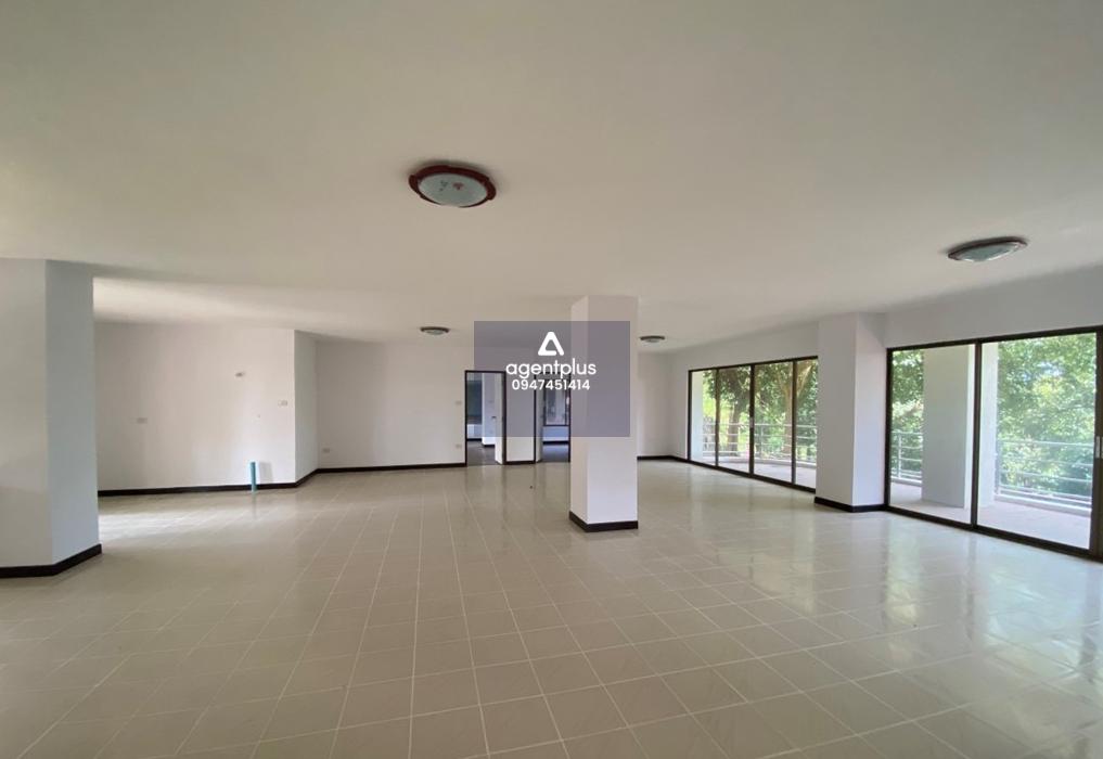 ขายคอนโดมิเนียม โครงการคอนโดวิวนกยูง แกลง เหมาะอยู่อาศัยและเป็นที่พักตากอากาศ ตั้งอยู่ใกล้ทะเล และสถานที่ท่องเที่ยวทางธรรมชาติ การคมนาคมสะดวก สาธารณูปโภคพื้นฐานครบ