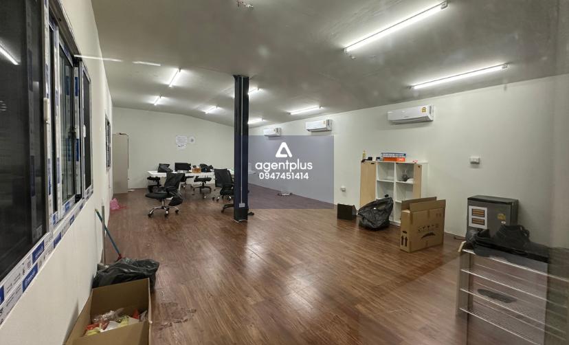 ให้เช่าโกดัง นวลจันทร์21 ขนาด 900 ตรม. รถเทรลเลอร์เข้าออกได้