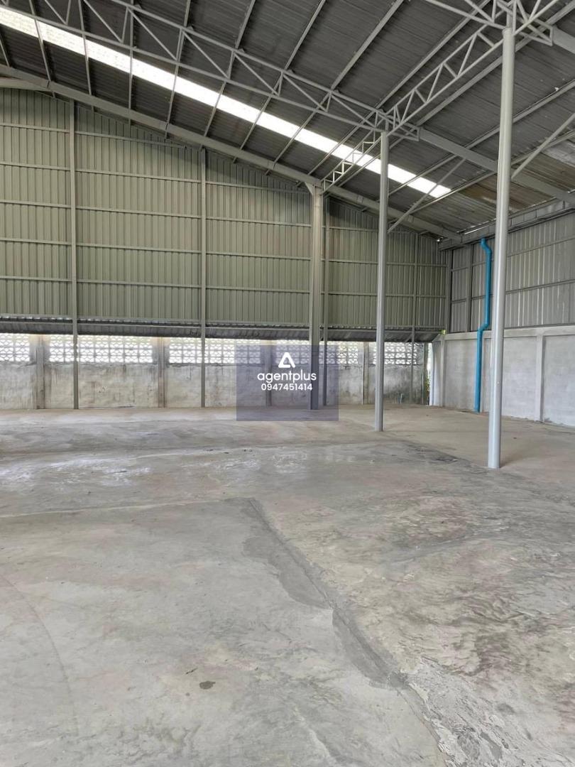 ขาย โกดังพร้อมสำนักงาน  ทำเลทอง,แหล่งค้าส่งและโรงงาน 