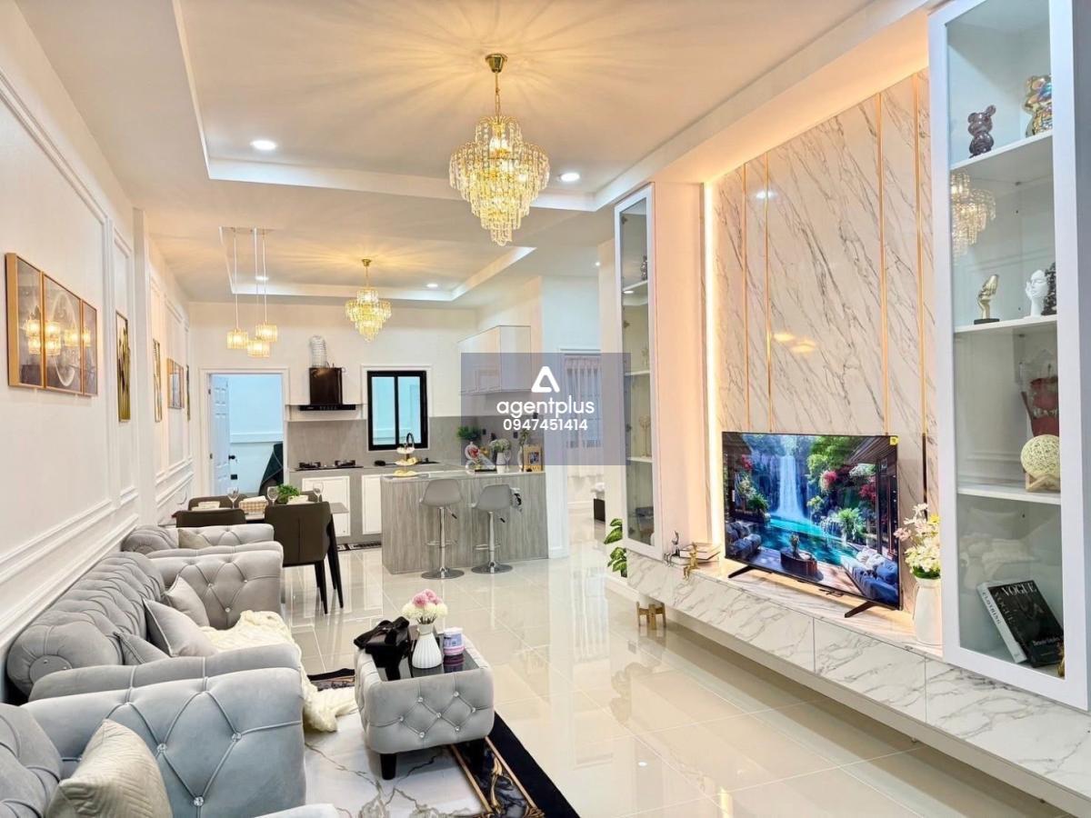 ขายบ้านสไตล์โมเดิร์นตกแต่งพร้อมเข้าอยู่ พิกัดซอยบุญสัมพันธ์ หมู่บ้านคลาสสิกโฮม 2