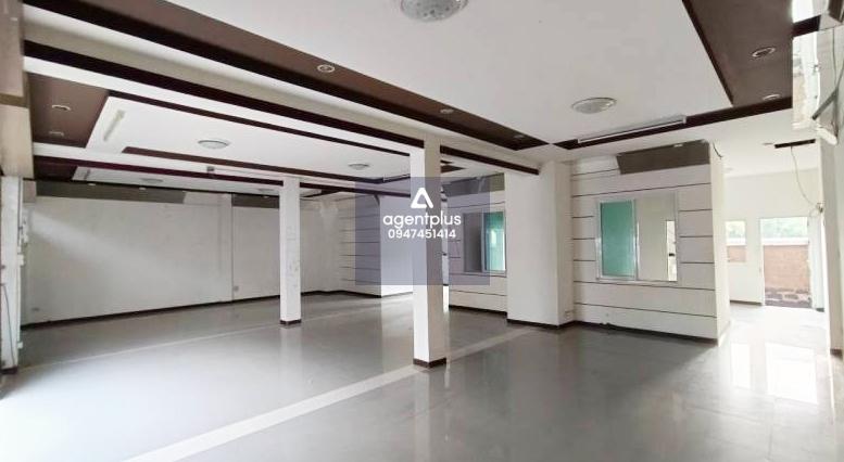 อาคารพาณิชย์ 3 ชั้น จำนวน 1 คูหา เมืองนครราชสีมา ปรับปรุง ทำเลดี อยู่ในแหล่งชุมชนพักอาศัย เหมาะสำหรับอยู่อาศัย ทำโฮมออฟฟิศ หรือเปิดร้านค้า