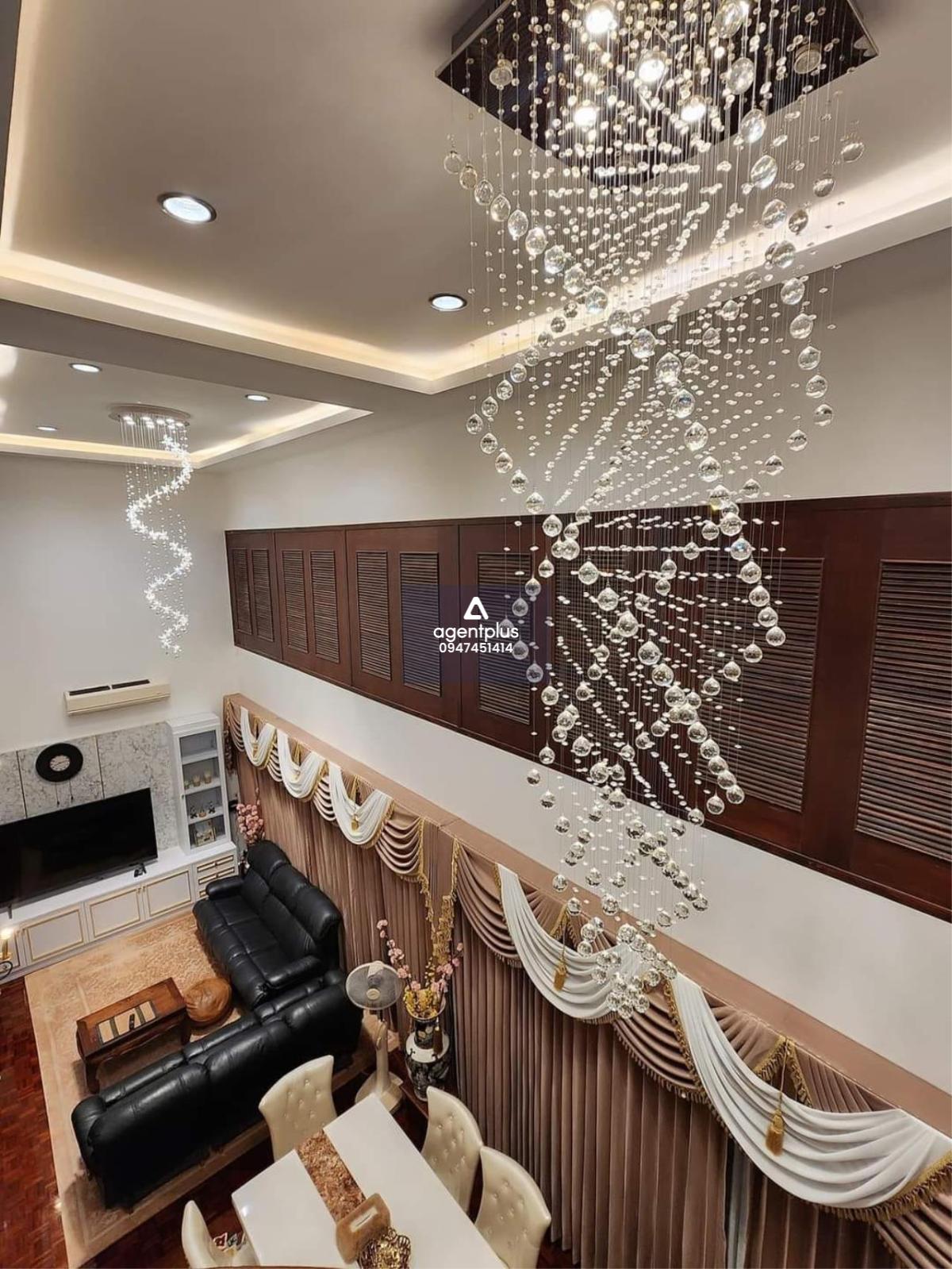 ว่างให้เช่า เพนท์เฮาส์สไตล์โมเดิร์นในจอมเทียน ปัญชเรคอนโด พัทยา