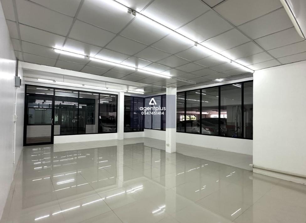 ให้เช่าพื้นที่เหมาะเป็นสำนักงาน/ร้านค้า 50 ตรม. ติดถ.วิภาวดีรังสิต