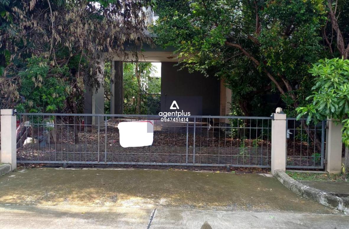 ขายบ้านเดี่ยว 2 ชั้น โครงการฮาบิเทีย ปัญญารามอินทรา 2 ถนนปัญญาอินทรา เหมาะกับการนำมารีโนเวท 3 ห้องนอน 2 ห้องน้ำ รายล้อมไปด้วยสิ่งอำนวยความสะดวกมากมาย