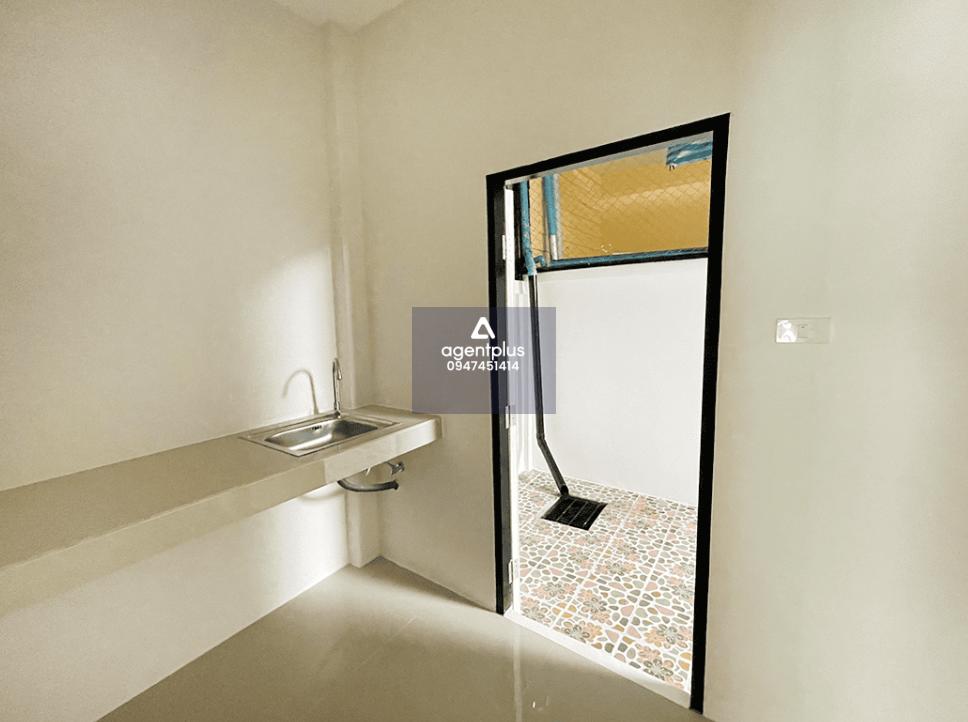 ทาวน์เฮ้าส์ชั้นเดียว ทำเลดีในแหล่งชุมชน ใกล้ถนนสายหลัก ทล.36 สาธารณูปโภคพื้นฐานครบ การคมนาคมสะดวก โครงการร่มเย็น