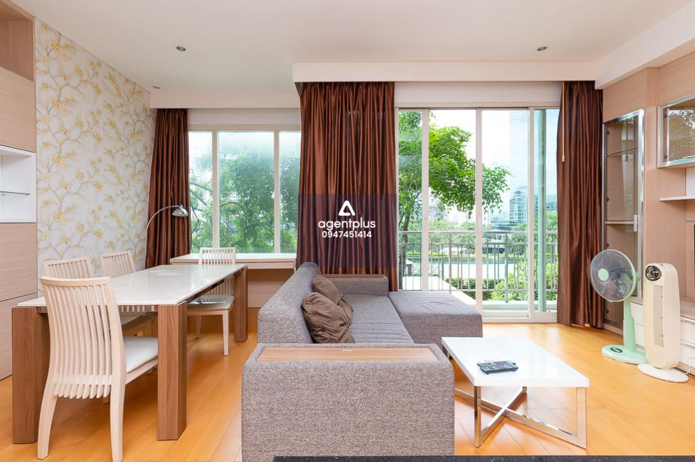 วินด์ รัชโยธิน คอนโดหรู พร้อมวิวเมืองและสระว่ายน้ำ