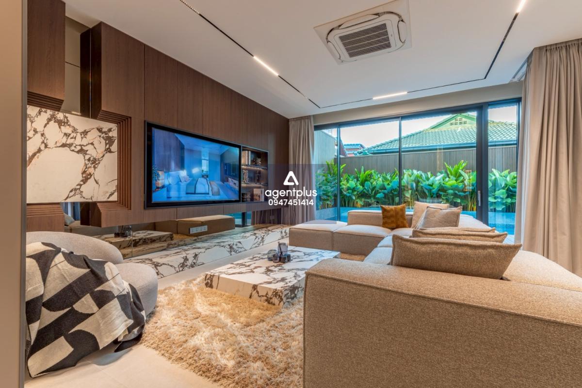 บ้านวิลล่าสร้างใหม่ สไตล์มินิมอล โมเดิร์น วิลล่า ลา วีโอล่า พัทยา