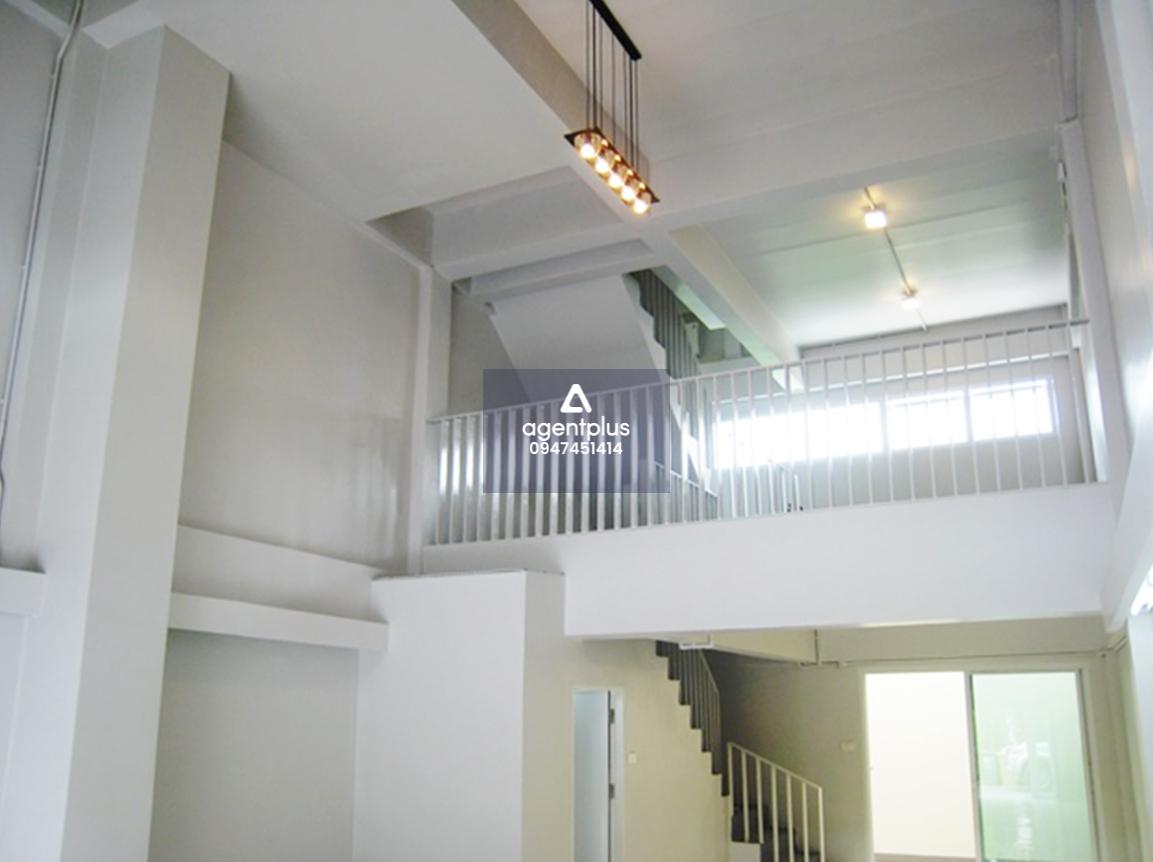 ขายด่วนอาคารพาณิชย์ ซอยประเสริฐมนูกิจ 40 อาคารพาณิชย์ 3.5 ชั้น ทำเลดี อาคารตกแต่งใหม่ สวยงาม เหมาะสำหรับทำสำนักงาน ร้านค้า หรืออยู่อาศัย เดินทางสะดวก รายล้อมด้วยสิ่งอำนวยความสะดวก