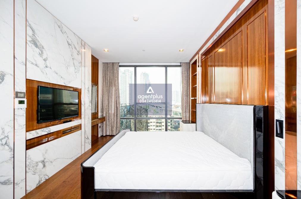 ขายคอนโดหรู เดอะ แบงค็อค สาทร  พร้อมอยู่ ทำเลดีใจกลางเมือง