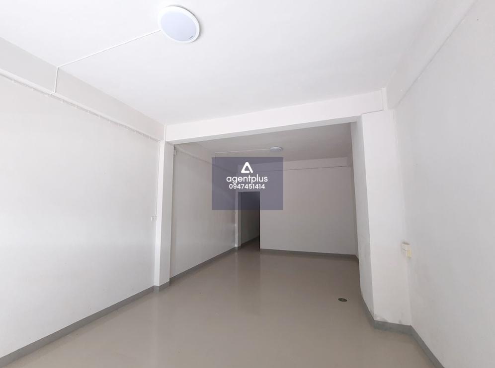 ขายอาคารพาณิชย์ 3 ชั้น ในซอยเสนานิเวศน์ 104 บางกะปิ